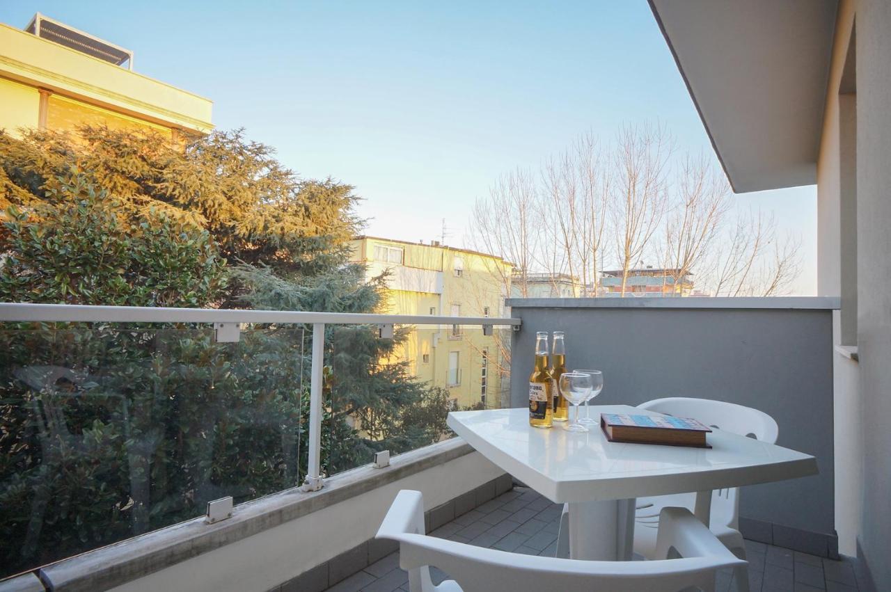 Hotel Mon Pays Rimini Exterior foto
